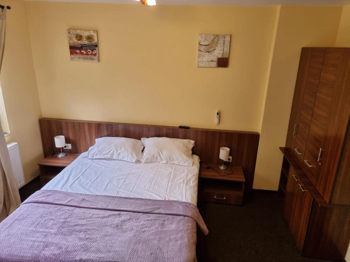 Apartmán Casa Romana Ploieşti Exteriér fotografie